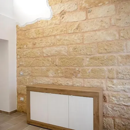 Palazzo '800 : Marmetti 4* לבראנו